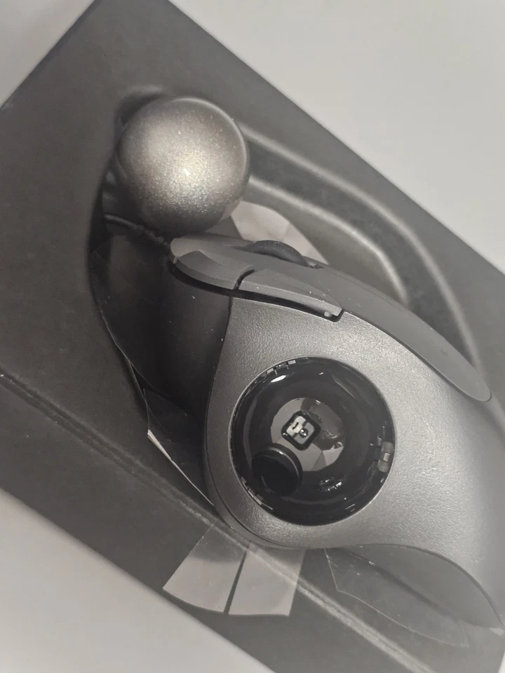 Elecom M-IT11URBK Wired Trackball Mouse Lst 1.5mm ( New Openbox ) SHIPSFREE  - Image 3 of 4