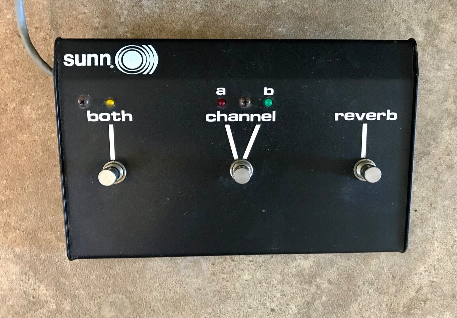 1980s Sunn Beta Lead Electric Guitar Amplifier w/ Foot Switch & Dust
