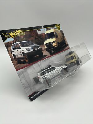 Hot Wheels Premium 2/64 - Toyota Land Cruiser &amp; Mercedes Sprinter Tourer