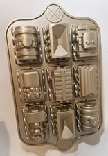 Nordic Ware Train Cake Mold Jelly Pan Different 8 Cars Heavy Cast Aluminium