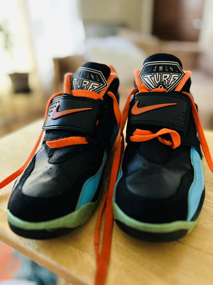 Diamond top turf sneakers