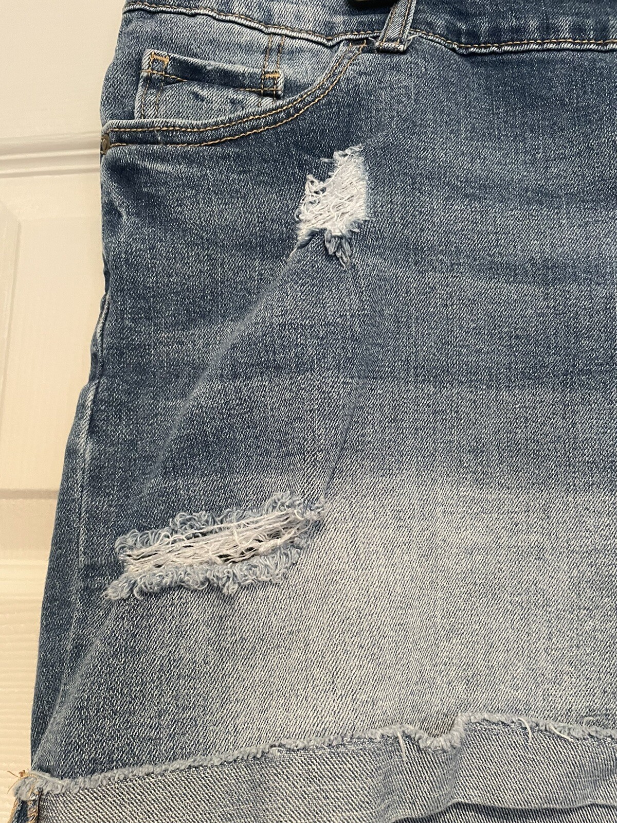 Old Navy Women's Plus Size 20 Blue Denim Distressed Cuffed Jean Shorts