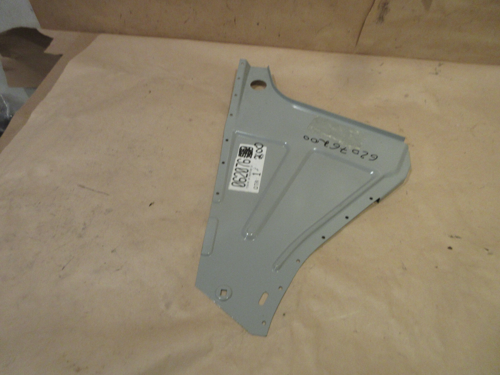 Ferrari 348 - LH Lower Plate   (New) P/N 62076200