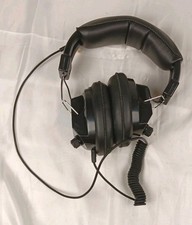 RadioShack Full Size Closed Cup Stereo Headphones 20-516 Volume Controls