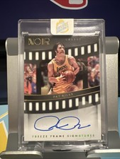 2022-23 Panini Noir Freeze Frame Signatures Pat Riley #FRF-19 Holo Gold /10 (AU)
