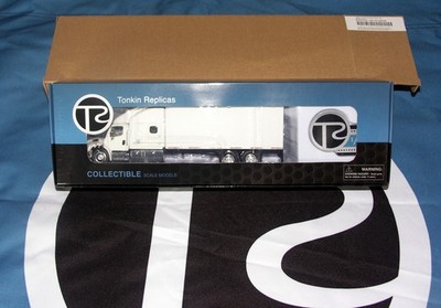 TONKIN REPLICAS FREIGHTLINER M2 EXPEDITE BOX VAN  1:53 DIECAST  NEW IN BOX RARE!