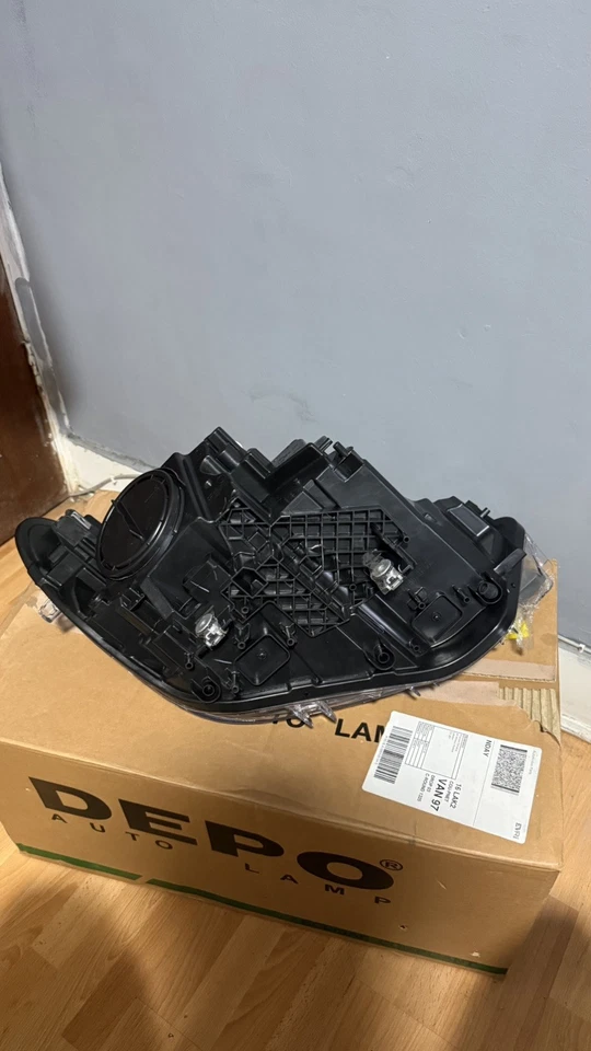 BMW 1 Series F20 Headlight 5 Door Hatchback 2012-2015 Headlamp Passenger Side - Image 2 of 3