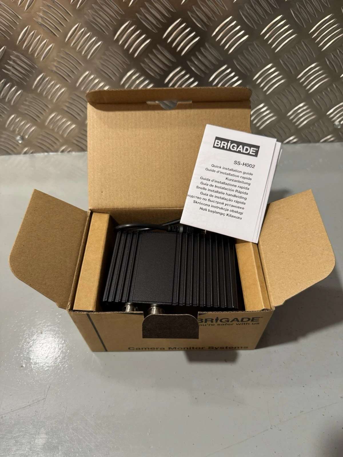 Brigade SS-H002 Twin Camera Screen Splitter AHD 7178 PGB Brand New In Box 4