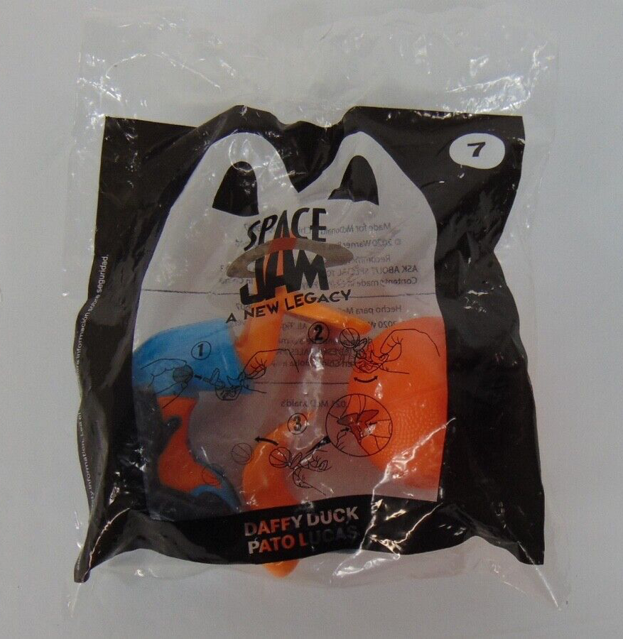 Space Jam 2 Daffy Duck Figure with Basketball Sealed 2020