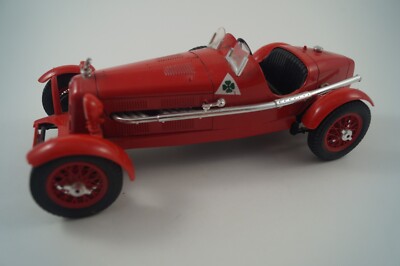 Bburago Burago Modellauto 1:18 Alfa Romeo 8c 2300 Monza