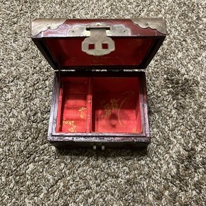 Vintage Jewelry Box Chinese Or Japanese Era Beautiful