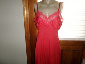VINTAGE SLIP~ RED NYLON FULL SLIP~ LACE~ SZ 36~ Bari