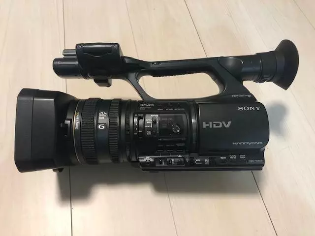 SONY Digital HD Video Camera Recorder HDR-FX1000 Very Good