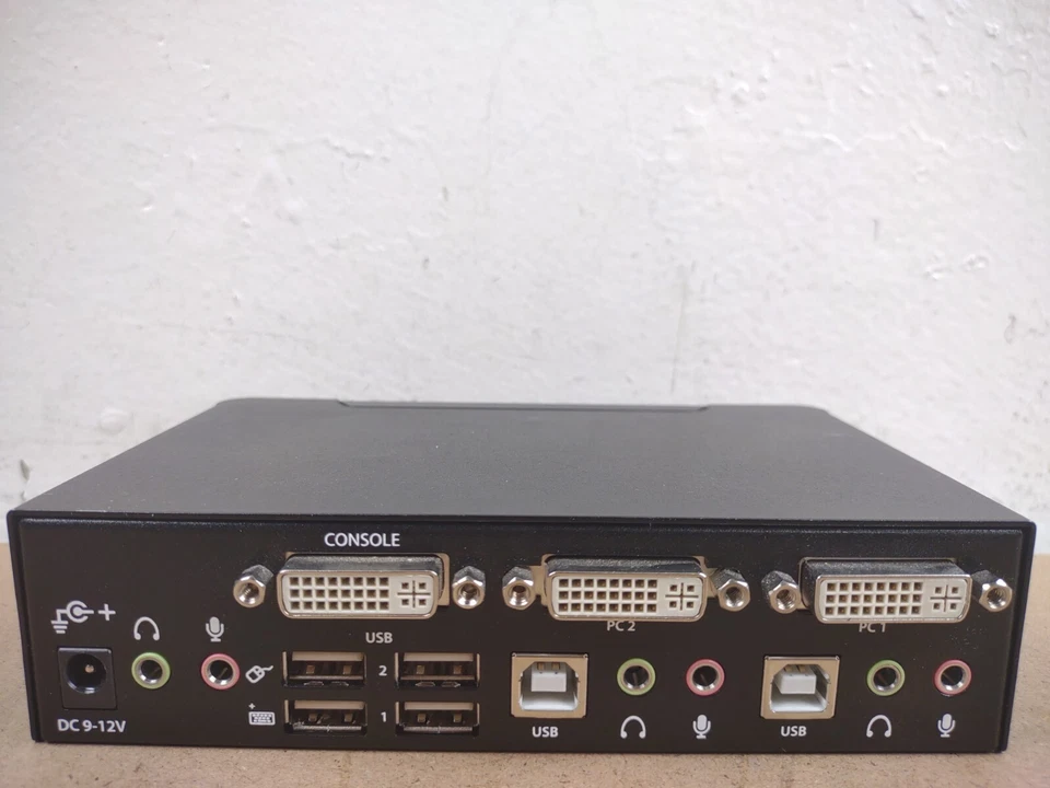 StarTech SV231DVIUAHR 2-port dual DVI USB KVM switch with audio and USB 2.0 - Image 3 of 4