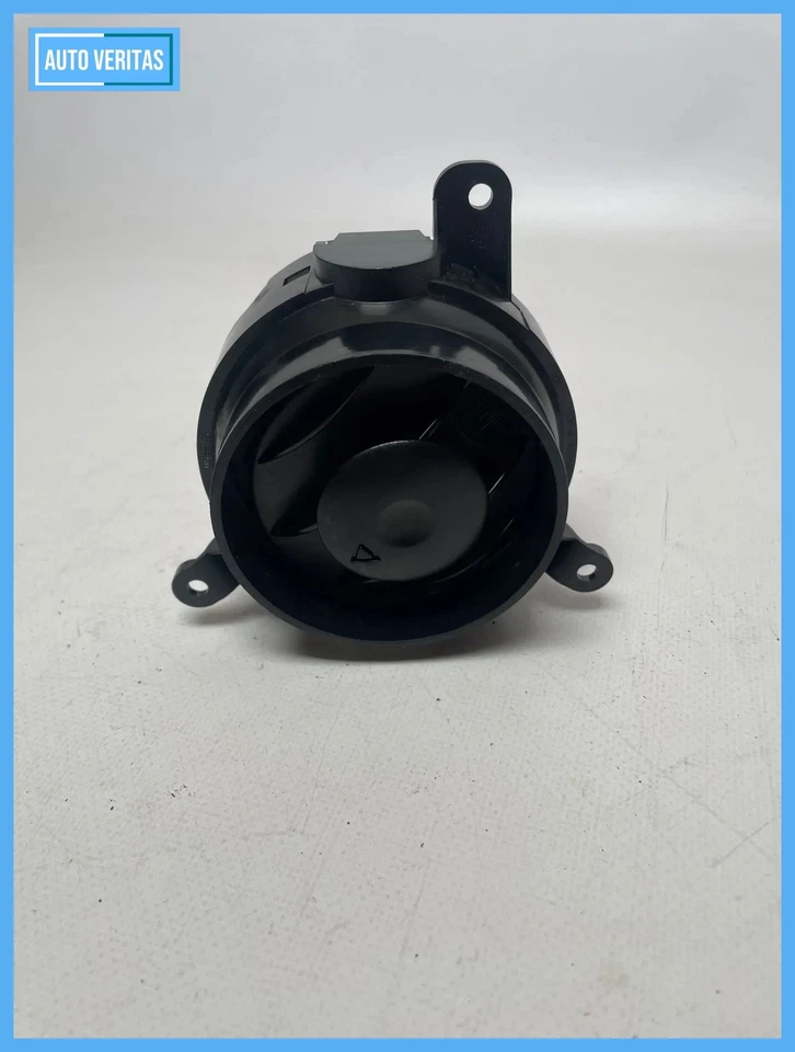 Original Ford Fusion (JU) Air Nozzle Front 4661-004 - Image 3 of 4