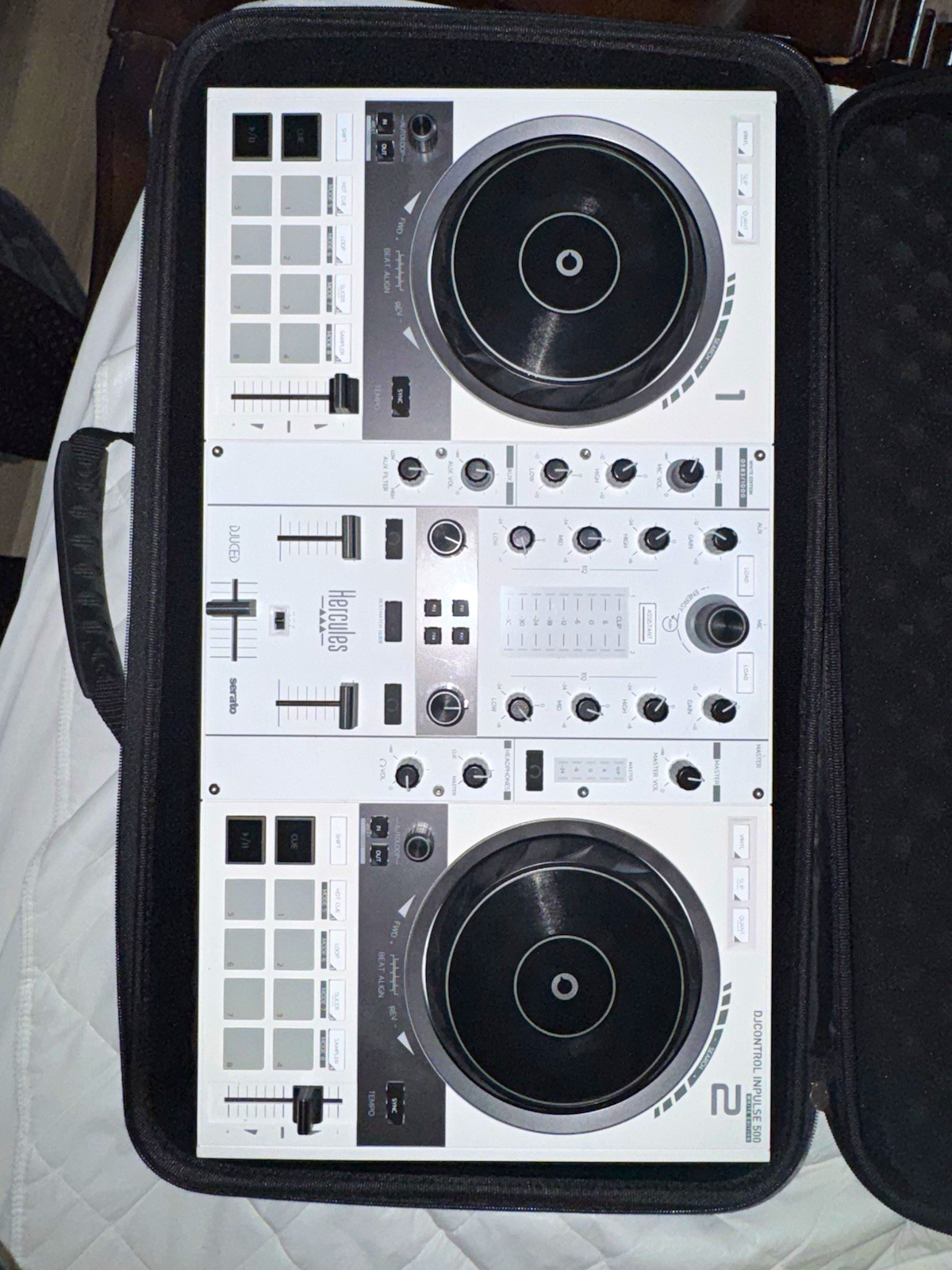 Hercules DJControl Inpulse 500 White Edition 2-Deck USB Controller, 16 Pads