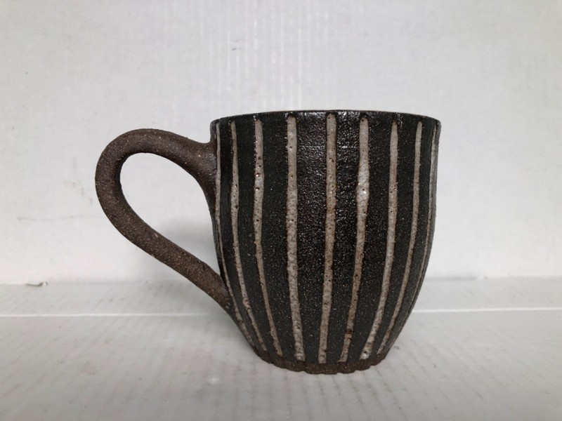 ASIAN  STONEWARE SGRAFFITO POTTERY COFFEE MUG TEXTURED LAVA GLAZE