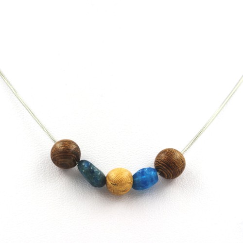 Collier perles Lave 8 mm + Pierre de soleil de Tanzanie Chaine en acier