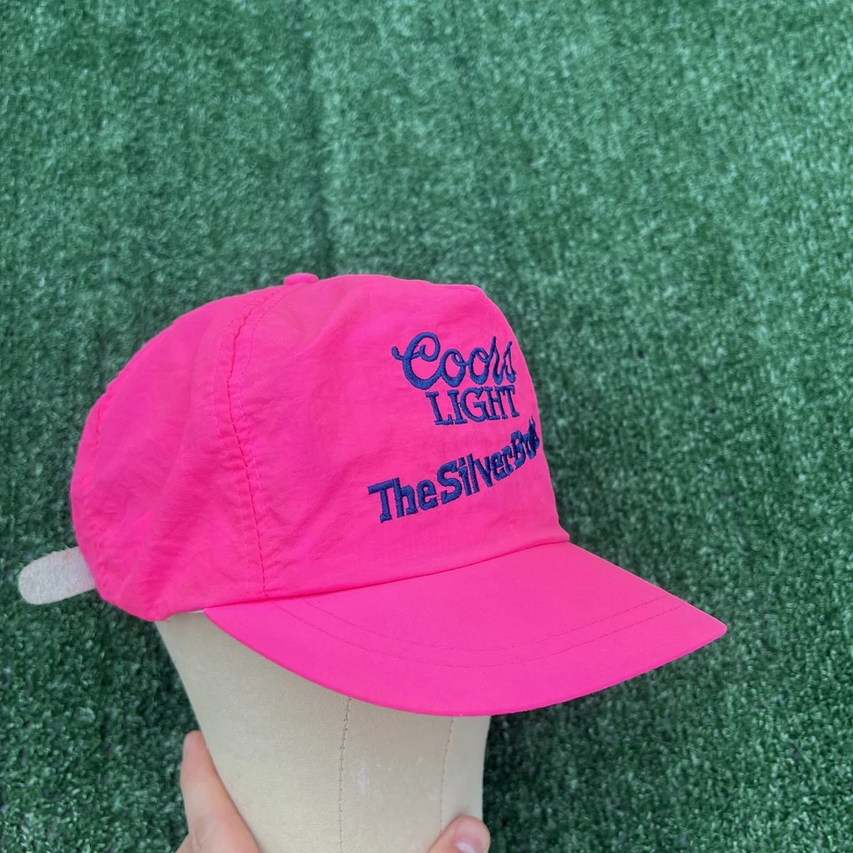 De Colección Coors Light The Silver Bullet Rosa Camionero Correa Cuero Nylon Cerveza Años 90 Foto 2 de 4