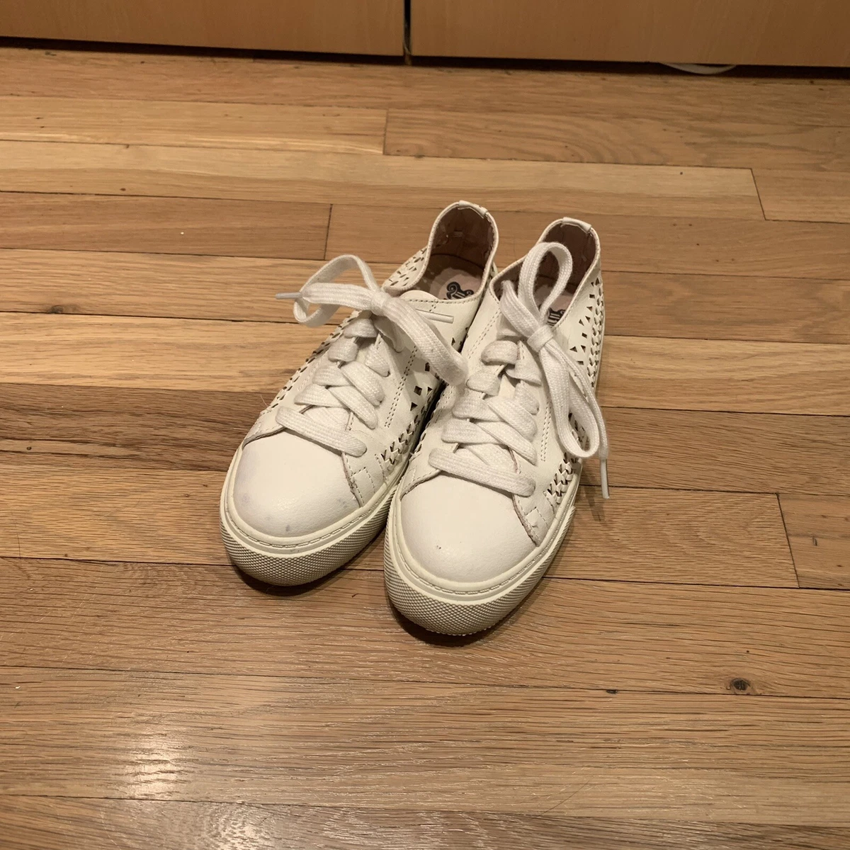 Brash white hotsell shoes