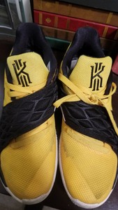 kyrie low 1 amarillo