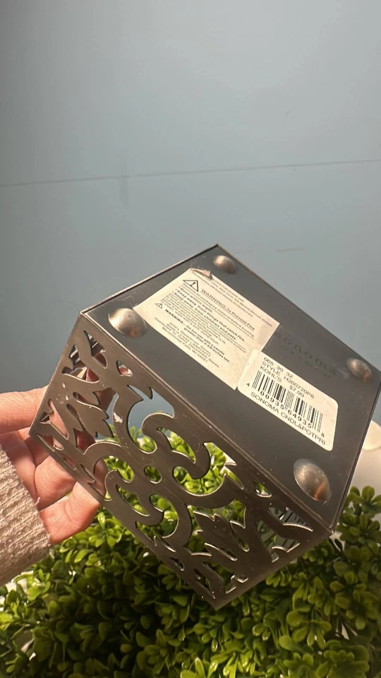 Candelabro Cuadrado Sonoma 4.5" Acabado Mate Decoración Moderna Acento Hogar Usado Foto 2 de 3