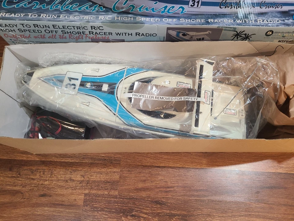 Megatech Caribbean Cruiser Remote Control Boat in Original Box W/ Battery Charge - Image 4 of 4