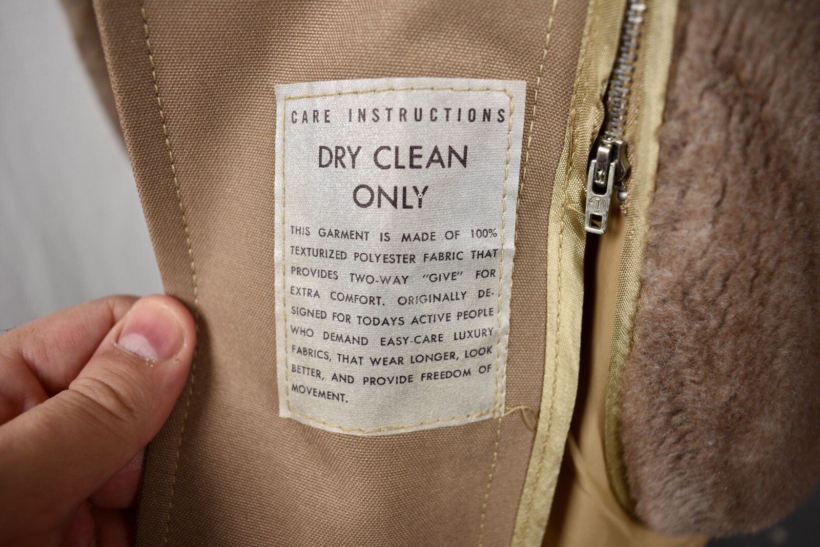 Grais Solid Brown 100% Texturized Polyester Three… - image 8