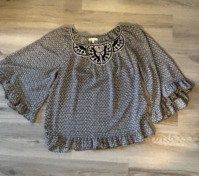 Max studio Sz S Embroidered Ruffle Sleeve Bottom Relaxed Print
