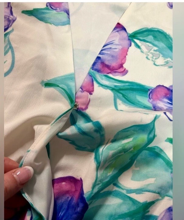 Sabo Skirt Green Purple Floral V-Neck Stretch Faux Wrap Shorts Romper Size XS - Image 4 of 4