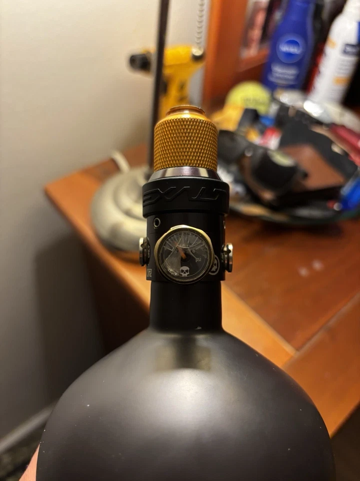 Tanque con regulador heno mkr Foto 2 de 4