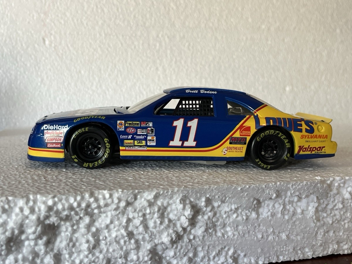 NASCAR Lowe's Thunderbird 1/18 サンダーバード Brett Bodine's Lowe's Ford Thunderbird Complete. Thanks for looking