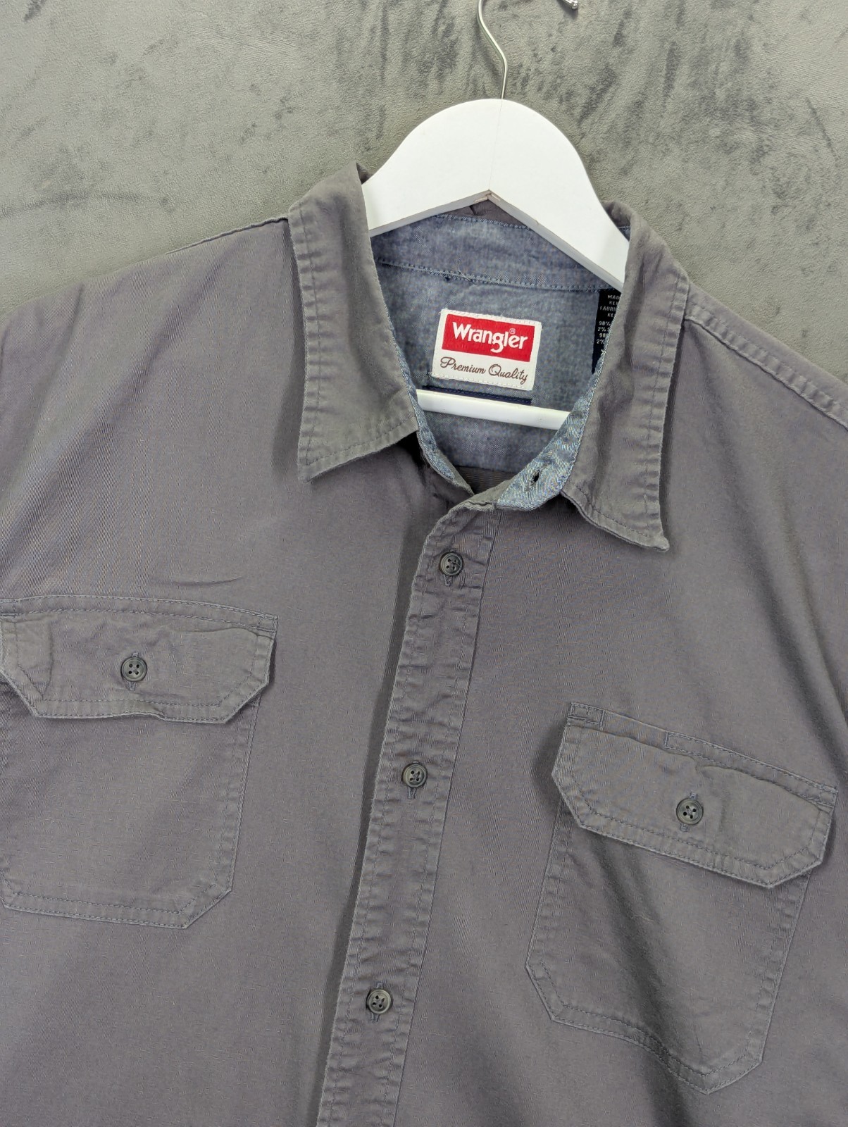Wrangler Short Sleeve Workwear Shirt Size XL Relaxed USA Fit Cotton Stretch Grey image 2