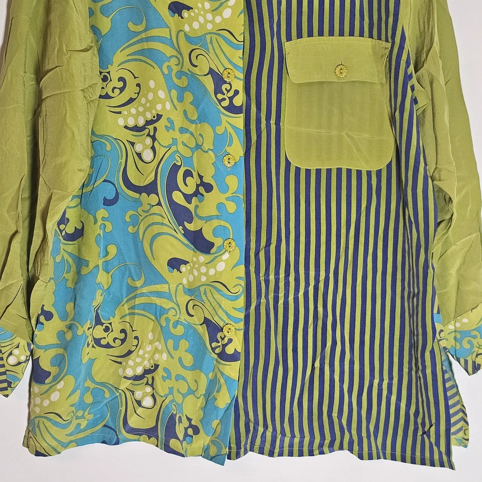 Camisa Koos of Course para mujer pequeña verde azul seda retazos abotonados artística Foto 3 de 4