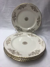 HOMER LAUGHLIN GOLDEN ROSE VIRGINIA ROSE SHAPE 1948 GOLD FLOWER Dinner Plates 9”