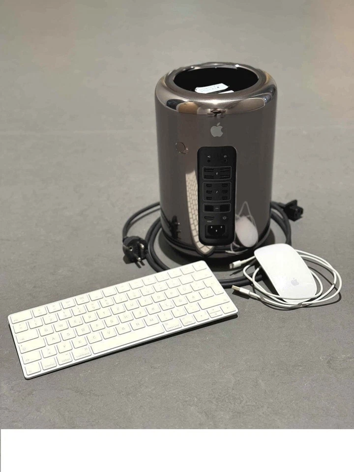 Apple, MacPro 6,1, Proz: 2,7  GHz  12-Core intel Xeon E5  64 GB  1 TB