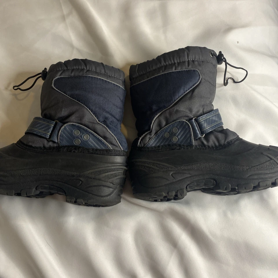 Bota CHAMPION C-9 Juvenil Talla 13yTHERMOLITE Pull-On Azul Marino/Negro Tacón Reflectante Foto 3 de 4