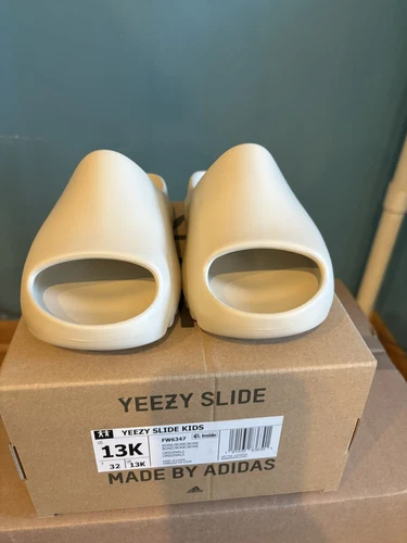 Adidas Yeezy Slide Bone Bone bambino. Taglia 13K