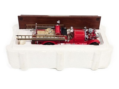 1:32 Franklin Mint R11TL77 Ahrens Fox R-K-4 Fire Pumper Diecast Model