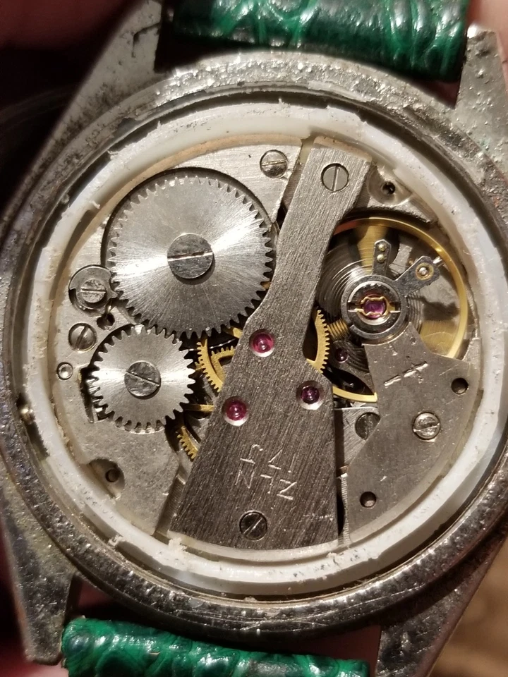 RELOJ PULSERA VINTAGE KING FAISAL MEMORIAL Reino de Arabia Saudita Años 70 Base Foto 2 de 4