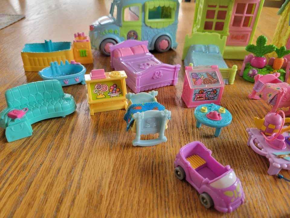Fisher Price Lote Sweet Streets Loving Family Mattel Casa de Muñecas Figuras Muebles Foto 3 de 4