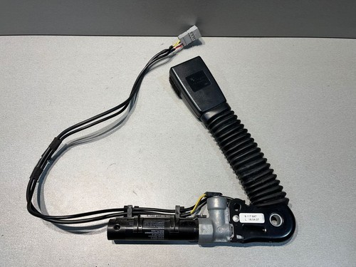 BMW 3 E92 E93 2008 Vorne links Gurtschloss vorne 9117647 ANJ984