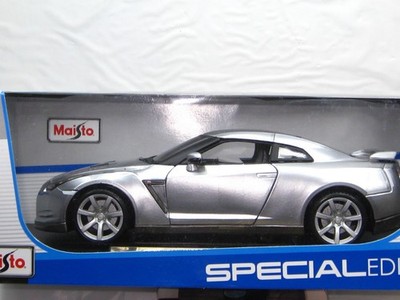 GT-R 模型 2009 NISSAN GT-R (R35) METALLIC SILVER NEW IN BOX. | eBay
