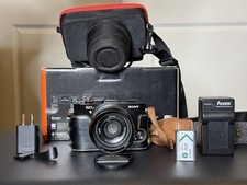 Sony RX1R II 35mm Zeiss + 2 batteries charger + Leather cover + SD + Style Case