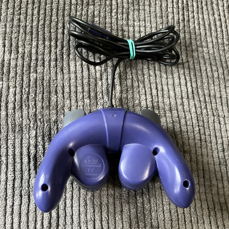 Pelican Wired G3 Controller for the Nintendo GameCube - Indigo - Image 2 of 2
