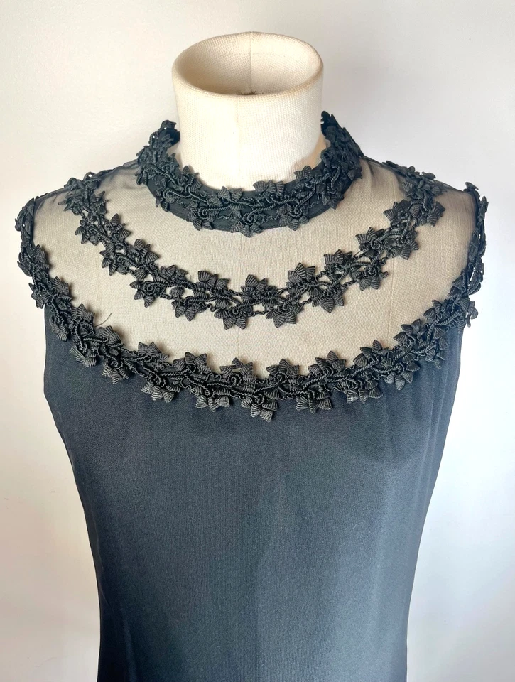 Vestido recto midi vintage negro años 60 cóctel sin mangas escote transparente pequeño Foto 2 de 4