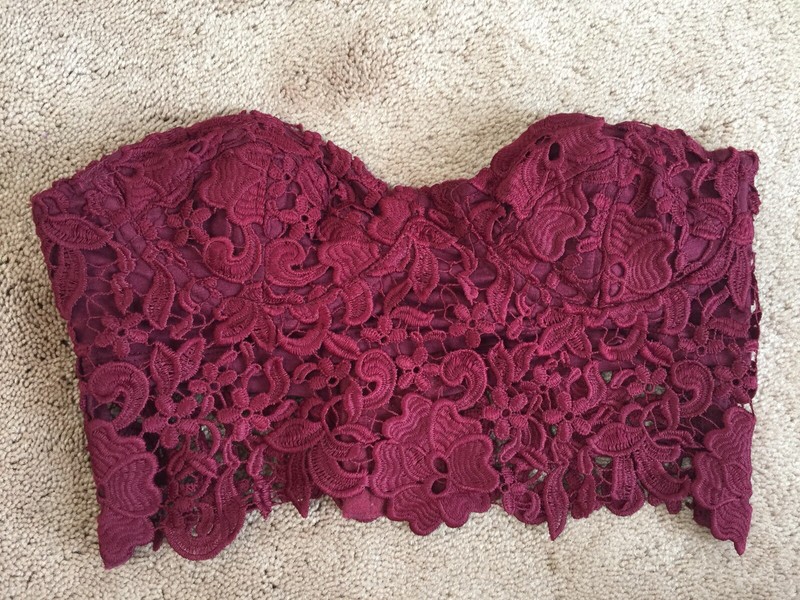 Women’s Strapless Cranberry Lace Bra Bralette Size Small
