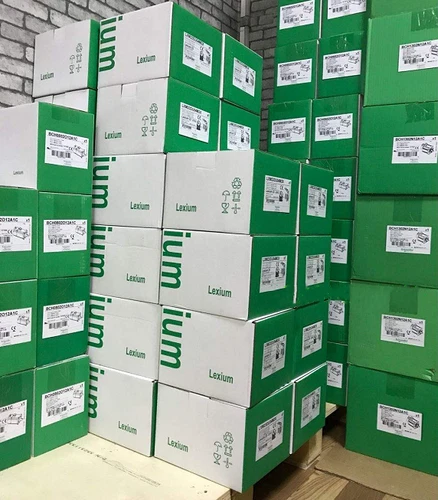 1PC New Schneider LXM28SU07M3X Servo Drive - Picture 2 of 2