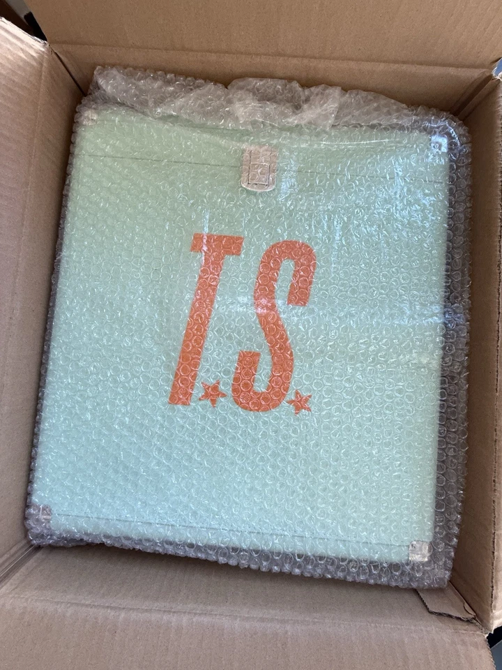 Taylor Swift - The Life of a Showgirl Vinyl Case In-hand