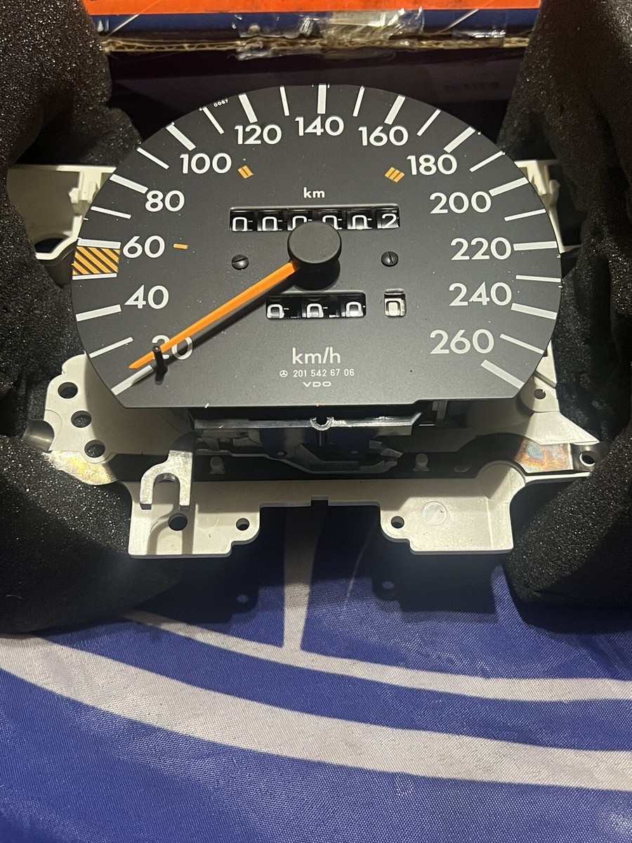 Mercedes-Benz 190E 2.3 16V W201 VDO Tacho Tachometer Speedometer